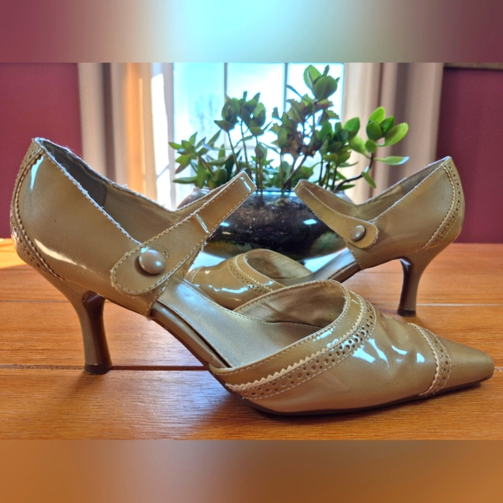Liz‎ Claiborne "Dressy" Pumps - Size 6.5